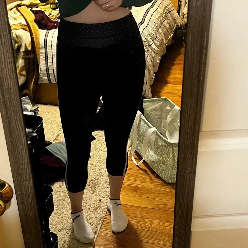 lululemon black cropped leggings size 6